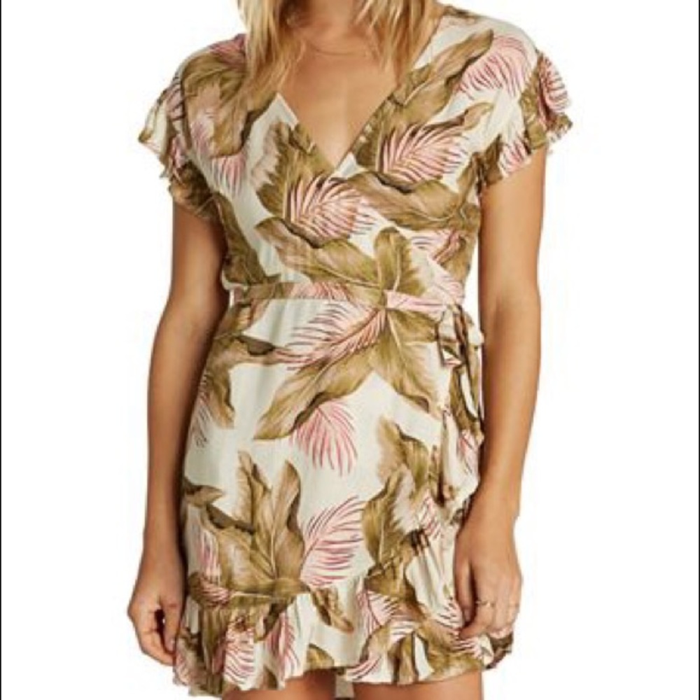 NWT Billabong Ruffle Wrap Dress